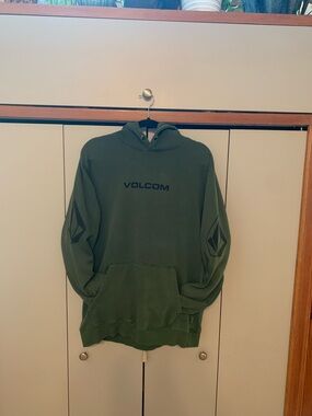 Volcom Green Pullover Hoodie with Sleeve Logos size men’s XL